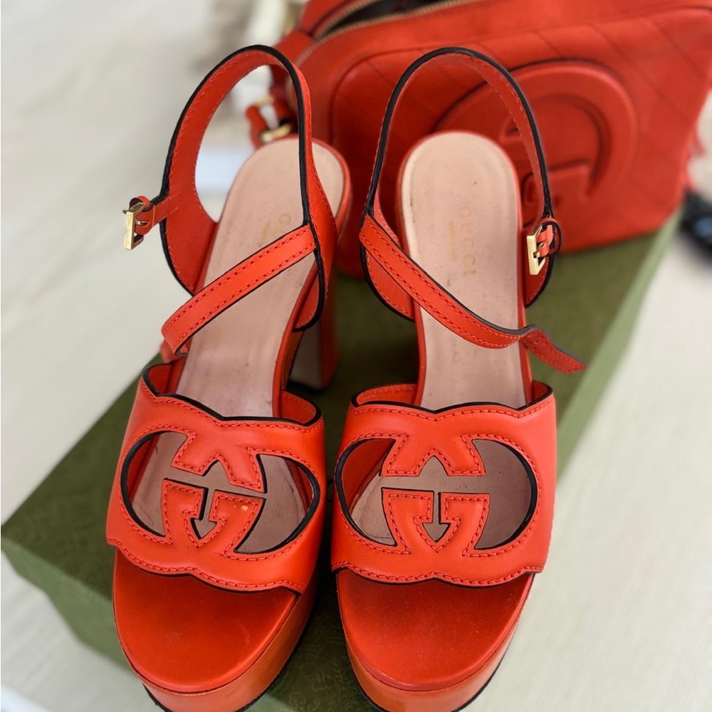 Gucci Women's Orange Platform Sandals and bag - Picture 2 of 5
